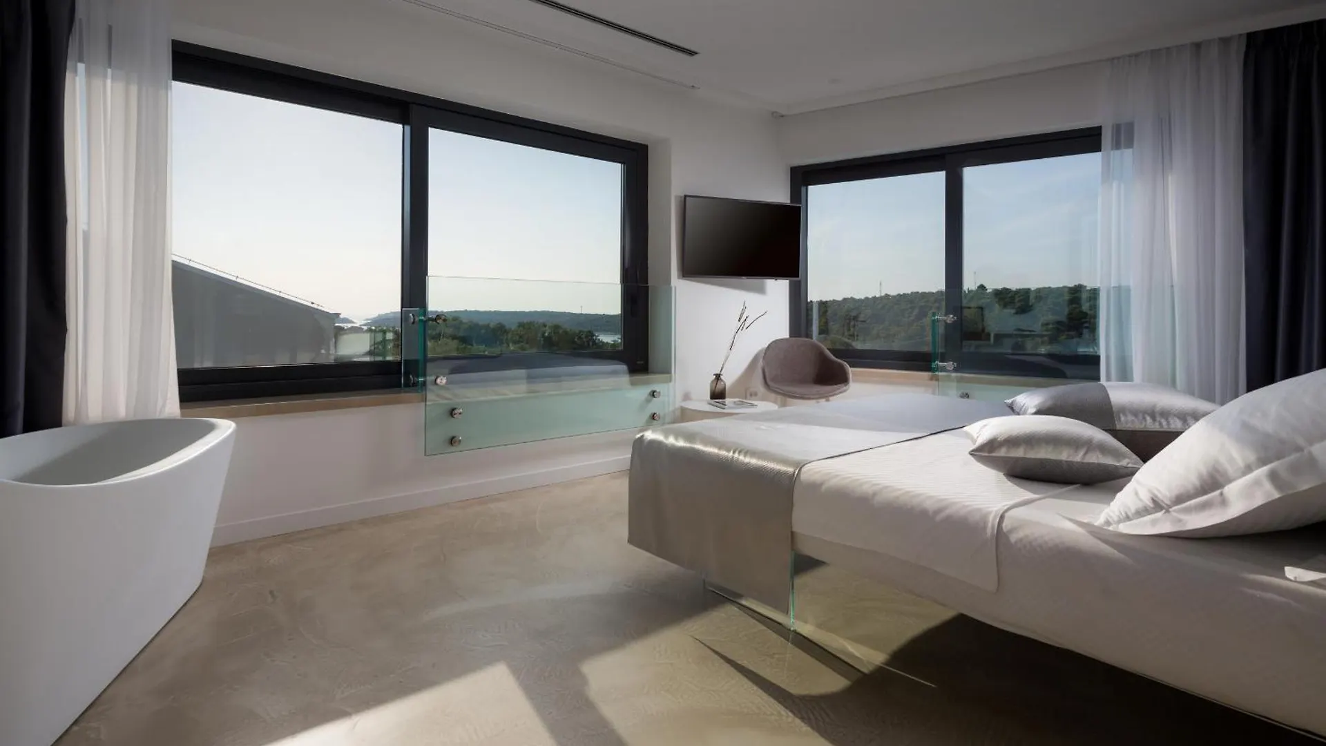 Villa Lucy Banjole For 12 People Near Medulin With Heated Indoor Pool & Spa Just 400 Meters From The Beach